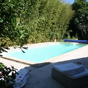 Le Petit Palais Maisonnette Apartahotel
